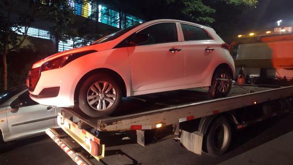 VEÍCULO FURTADO É RECUPERADO POR AGENTES DE TRÂNSITO EM GUARULHOS