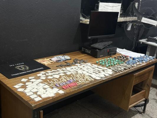 HOMEM É PRESO COM 360 PORÇÕES DE DROGAS EM GUARULHOS