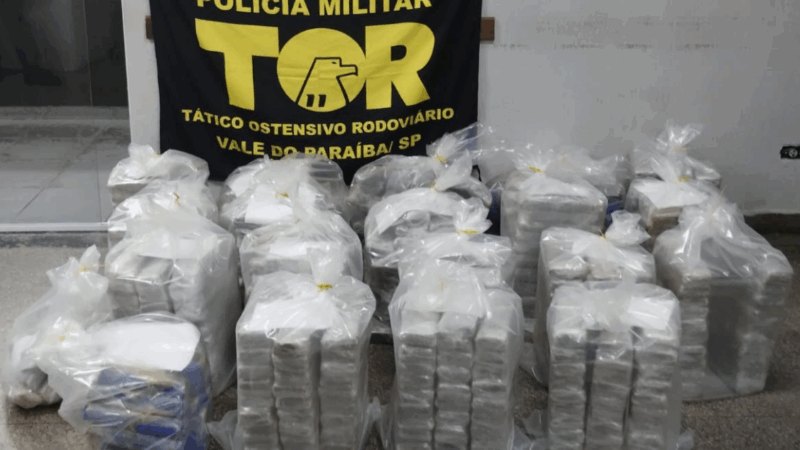 CASAL É PRESO COM MAIS DE 400 QUILOS DE MACONHA NA RODOVIA CARVALHO PINTO, EM SÃO JOSÉ DOS CAMPOS