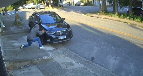 VÍDEO MOSTRA CRIMINOSO FURTANDO VEÍCULO NO JARDIM LAS VEGAS EM SANTO ANDRÉ