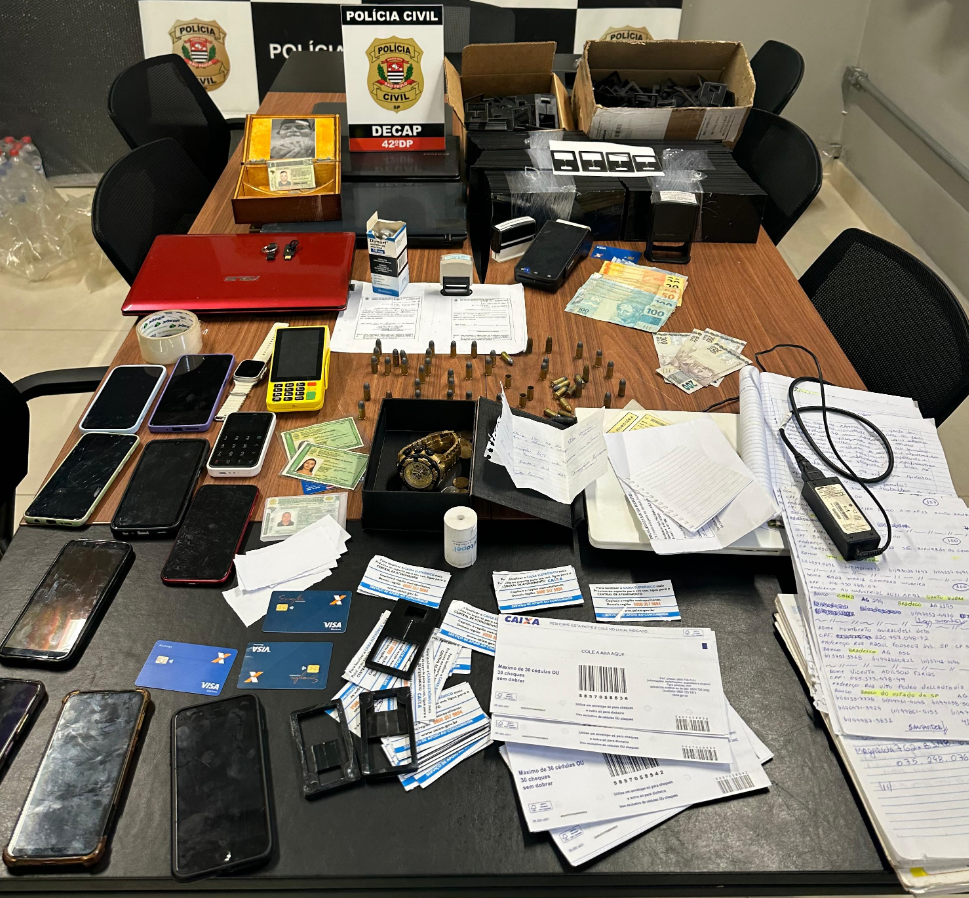 TRÊS PESSOAS SÃO PRESAS POR FRAUDES EM CAIXAS ELETRÔNICOS EM SP; VÍTIMAS ERAM IDOSOS