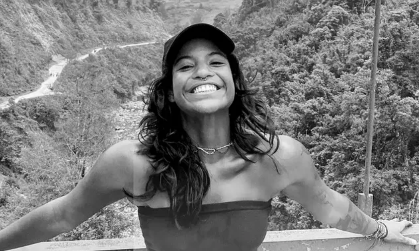 BRASILEIRA QUE CAIU EM TRILHA DE VULCÃO NA INDONÉSIA É ENCONTRADA SEM VIDA