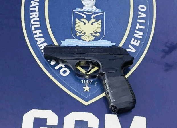 ADOLESCENTE É APREENDIDO COM SIMULACRO DE ARMA DE FOGO EM PRAÇA DE GUARULHOS