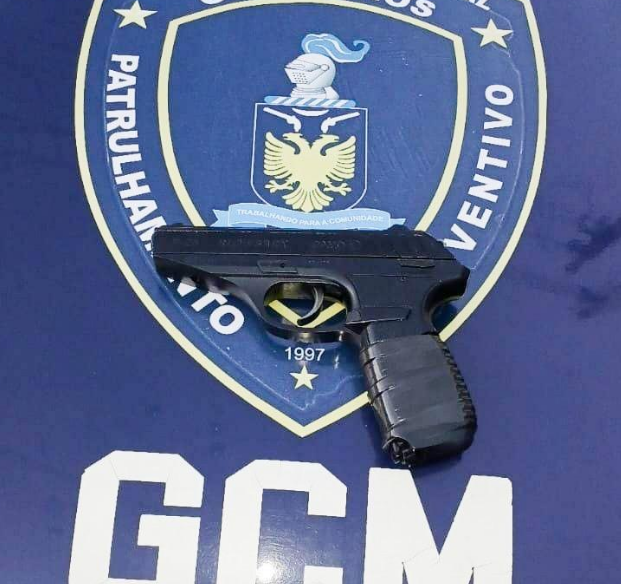 ADOLESCENTE É APREENDIDO COM SIMULACRO DE ARMA DE FOGO EM PRAÇA DE GUARULHOS