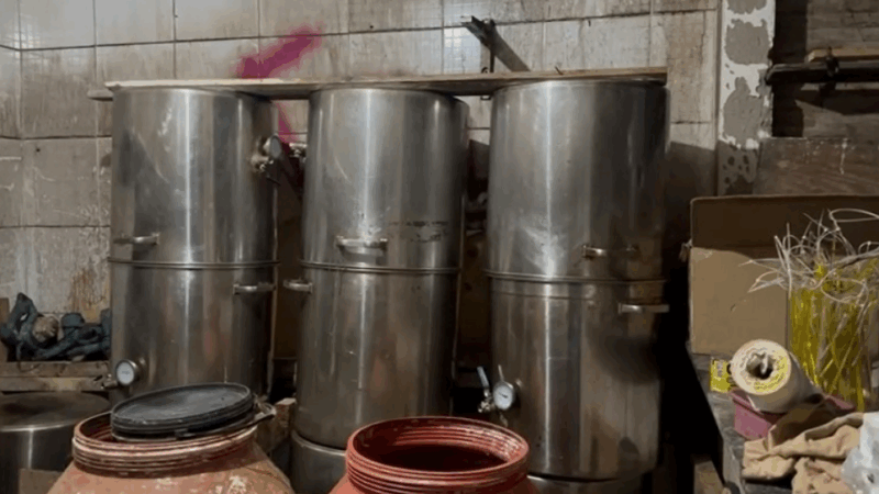POLÍCIA CIVIL DESMONTA LABORATÓRIO DE DROGAS SINTÉTICAS NO GUARUJÁ E PRENDE “QUÍMICO” EM FLAGRANTE