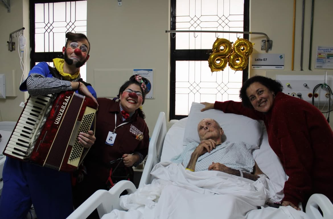 PROJETO LEVA PALHAÇARIA E FESTA JUNINA A PACIENTES DO HOSPITAL DO CÂNCER ANCHIETA