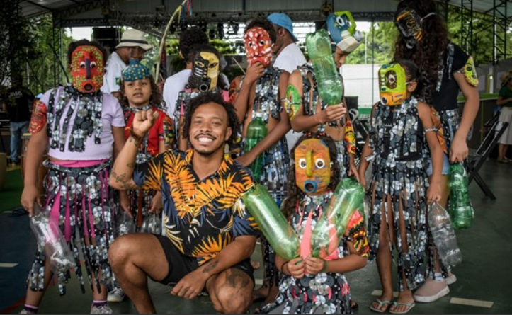 ILHABELA RECEBE EXPOSIÇÃO FOTOGRÁFICA “CURUMINS” QUE EXALTA A INFÂNCIA EM COMUNIDADE