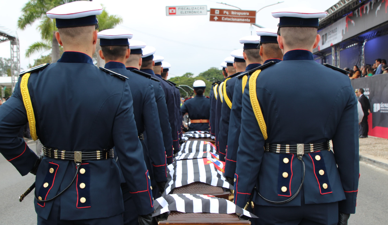 DESFILE CÍVICO-MILITAR NO IBIRAPUERA HOMENAGEIA HERÓIS DA REVOLUÇÃO CONSTITUCIONALISTA DE 1932