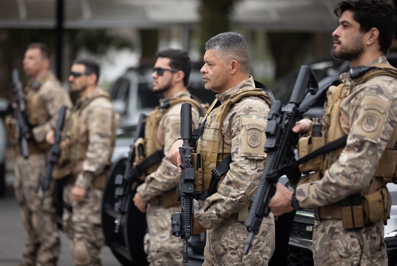 POLÍCIA CIVIL DE SÃO PAULO PRENDE QUASE MIL FORAGIDOS EM NOVA FASE DA OPERAÇÃO RASTREIO
