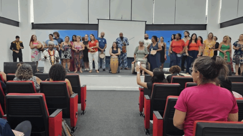 EDUCADORES DE ILHABELA PARTICIPAM DE FORMAÇÃO SOBRE CULTURA AFRO