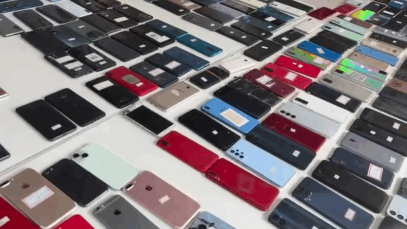 POLÍCIA MILITAR APREENDE 220 CELULARES SUSPEITOS DE ROUBO OU FURTO NO BRÁS