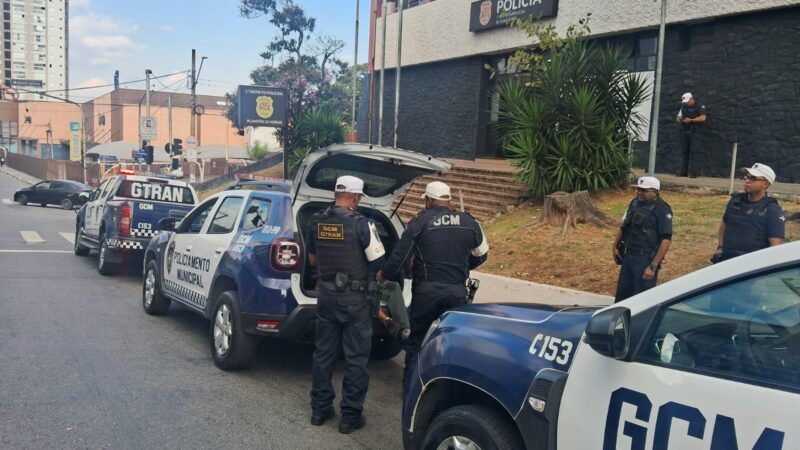 GCM DE GUARULHOS PRENDE HOMEM POR ROUBO A COMERCIANTE NO CENTRO DA CIDADE