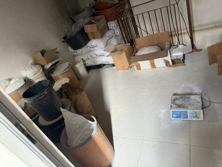 DENARC DESCOBRE DUAS “CASAS‑BOMBAS” PARA DROGAS EM PARAISÓPOLIS COM GRANADAS E MÁQUINAS