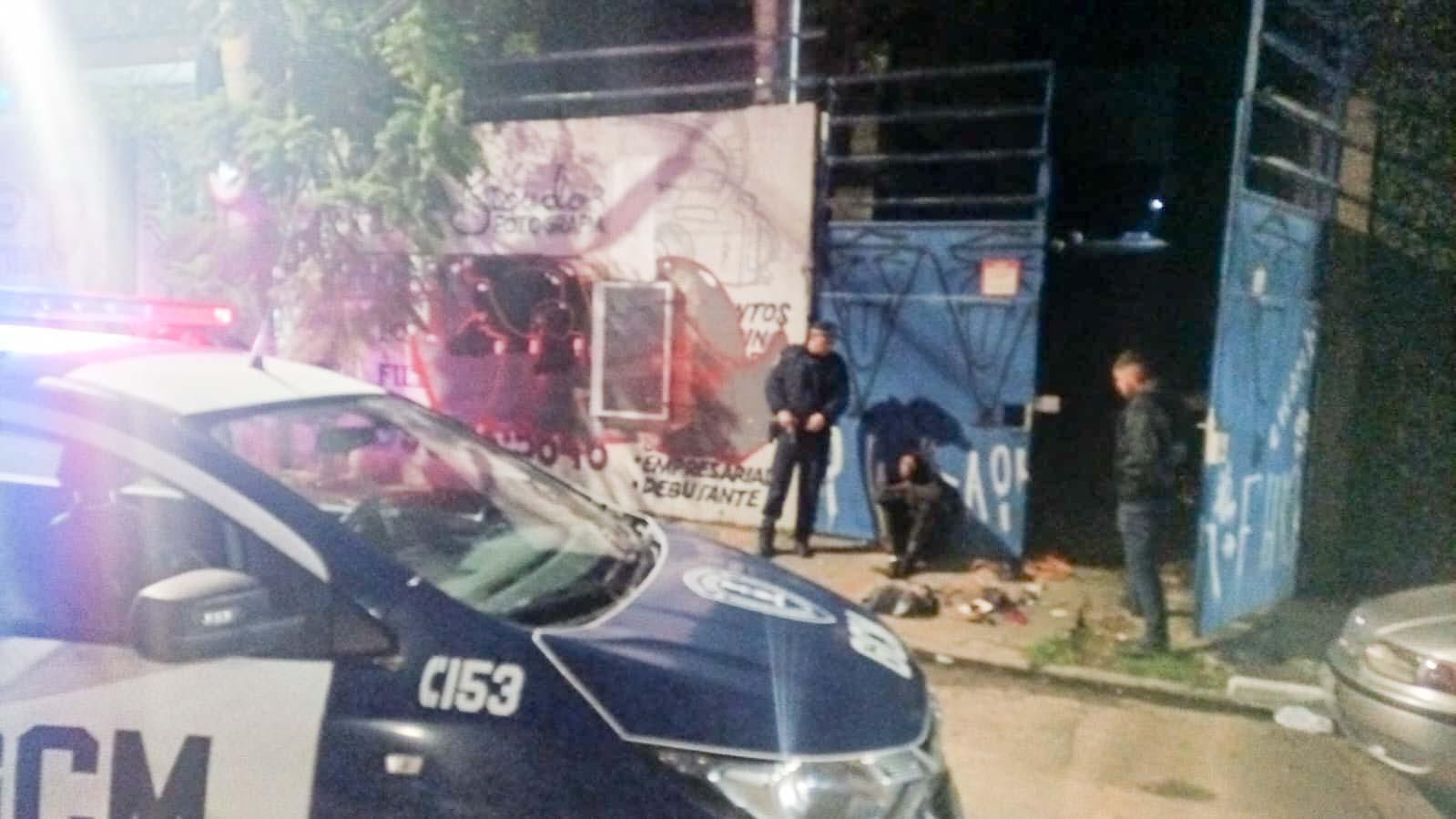 GCM DE GUARULHOS PRENDE HOMEM EM FLAGRANTE POR FURTO DE FIOS EM ESTAÇÃO DA CLARO NO TABOÃO