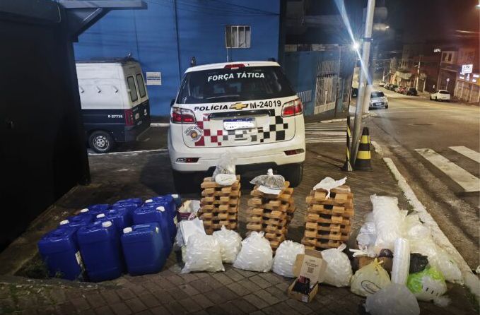 POLÍCIA MILITAR DESCOBRE CASA-BOMBA COM GRANDES QUANTIDADES DE DROGAS EM DIADEMA