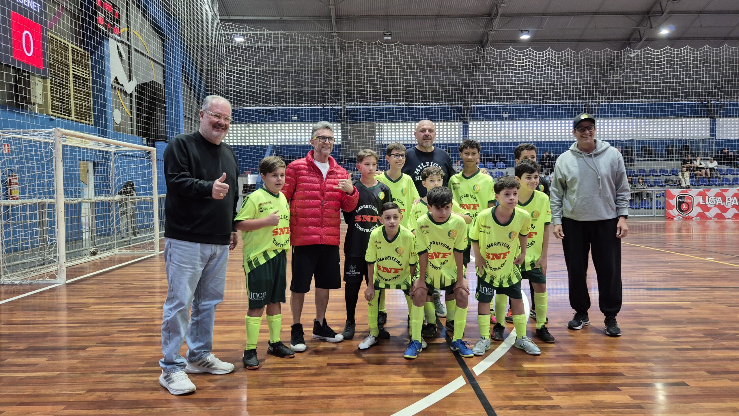 “CRAQUE NETO” VISITA GUARAREMA E ELOGIA ESTRUTURA ESPORTIVA DA CIDADE