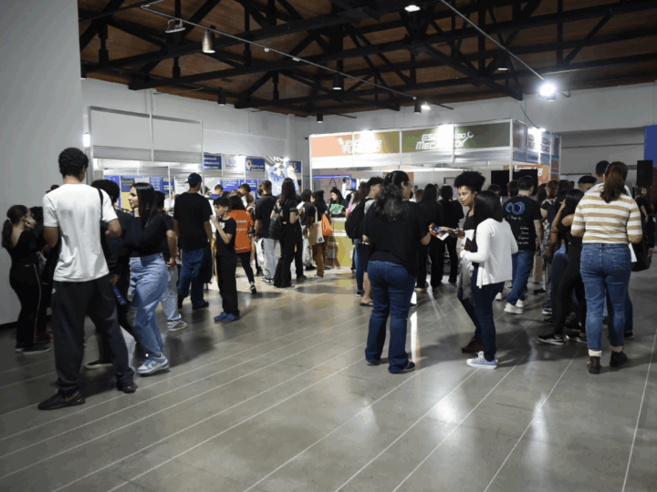 TEATRO ADAMASTOR RECEBE ABERTURA DA FEIRA DO ESTUDANTE DE GUARULHOS NO DIA 13