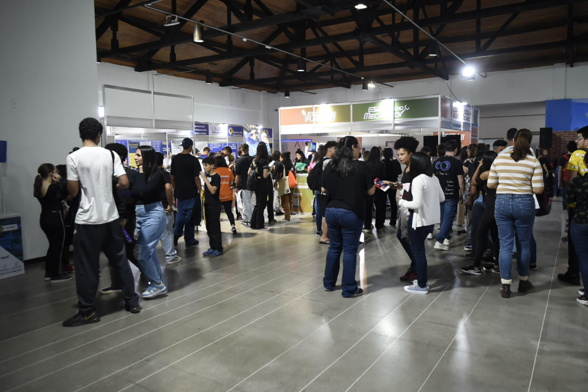 TEATRO ADAMASTOR RECEBE ABERTURA DA FEIRA DO ESTUDANTE DE GUARULHOS NO DIA 13