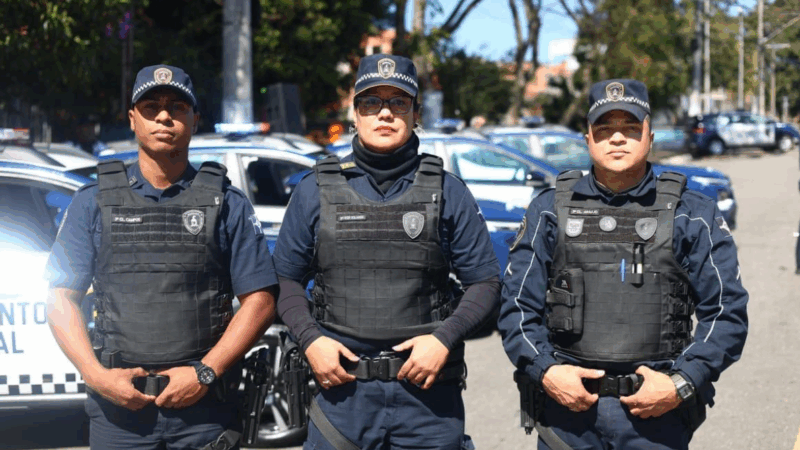 GCM DE GUARULHOS PRENDE DOIS HOMENS POR FURTO E RECUPERA MOTO ROUBADA