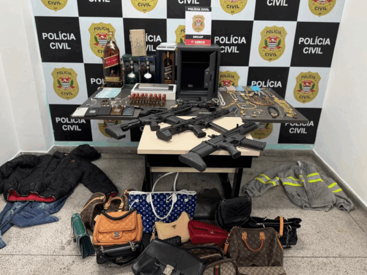 POLÍCIA CIVIL PRENDE QUASE 30 INTEGRANTES DE QUADRILHAS ENVOLVIDAS EM ROUBOS A RESIDÊNCIAS DE LUXO NA CAPITAL