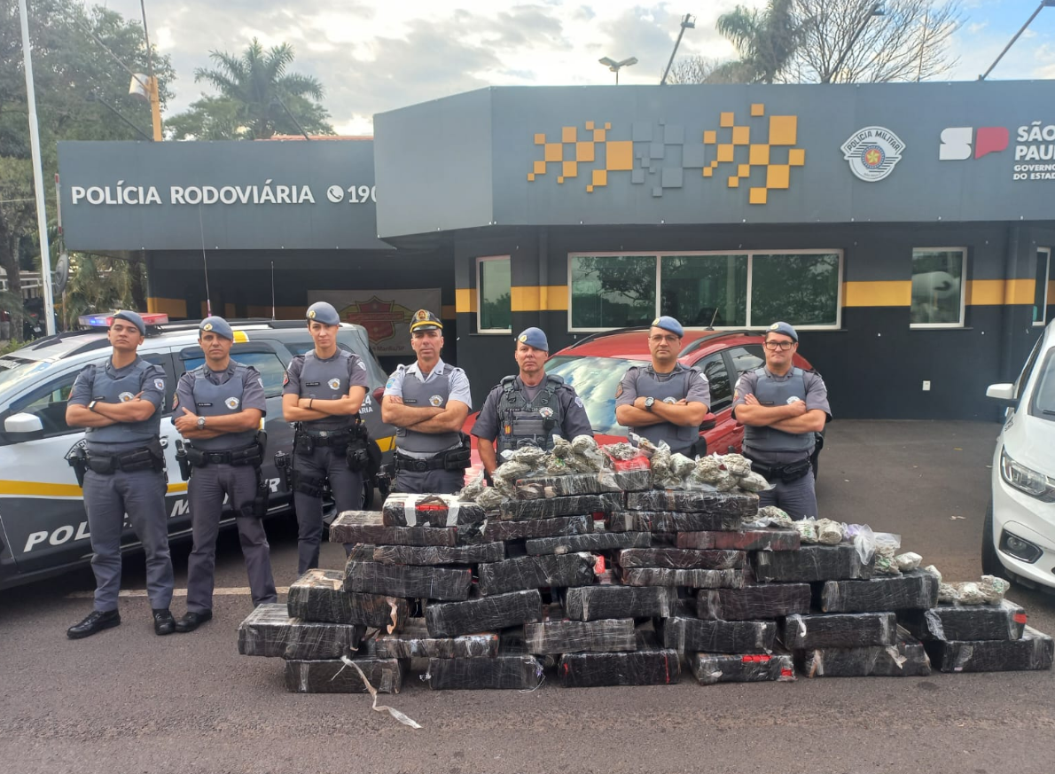 POLÍCIA MILITAR RODOVIÁRIA APREENDE MEIA TONELADA DE MACONHA NO INTERIOR DE SP