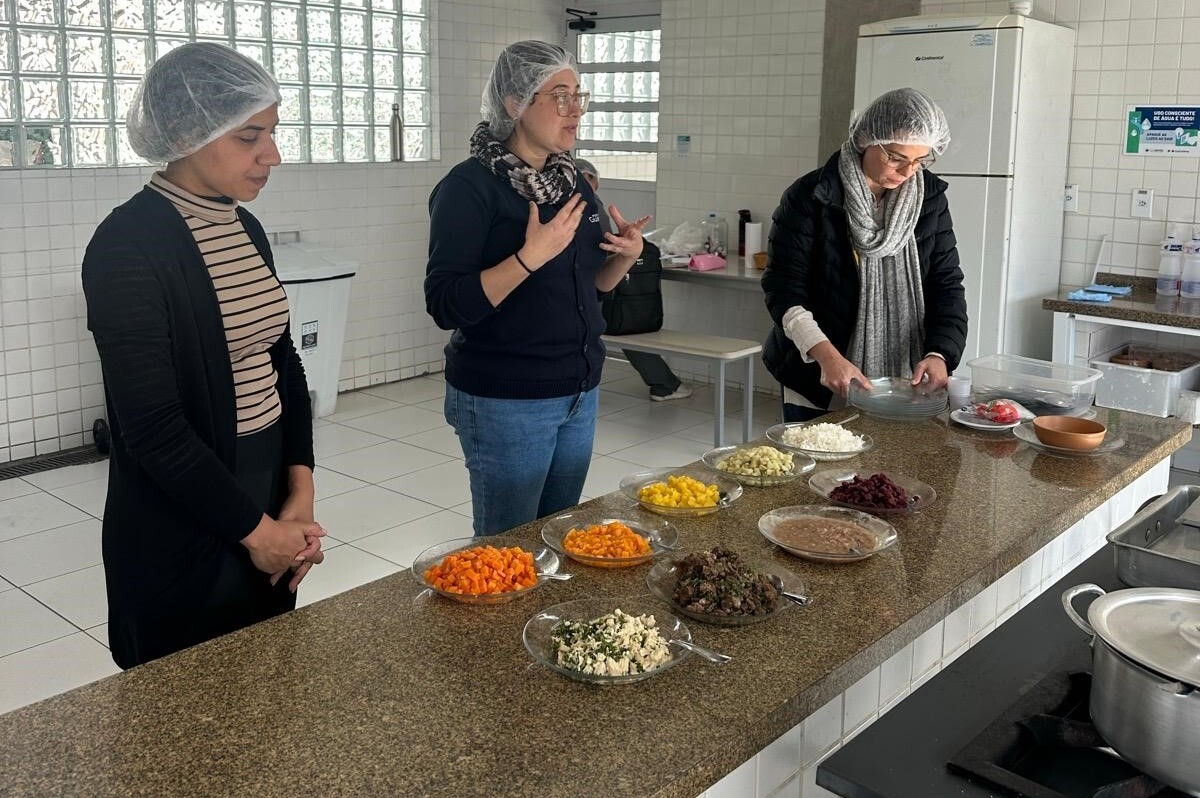 PREFEITURA DE GUARAREMA LANÇA CARTILHA SOBRE INTRODUÇÃO ALIMENTAR NAS CRECHES