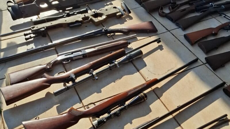 PM APREENDE 111 ARMAS DE FOGO EM SÍTIO DE SÃO ROQUE DURANTE OPERAÇÃO CONTRA O CRIME ORGANIZADO