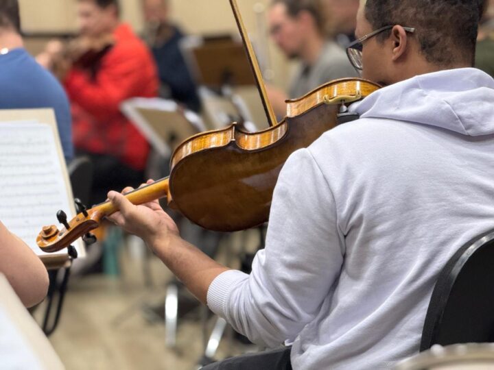 TEATRO LAURO GOMES RECEBE CONCERTO GRATUITO DA ORQUESTRA JOVEM DE BRAGANÇA PAULISTA