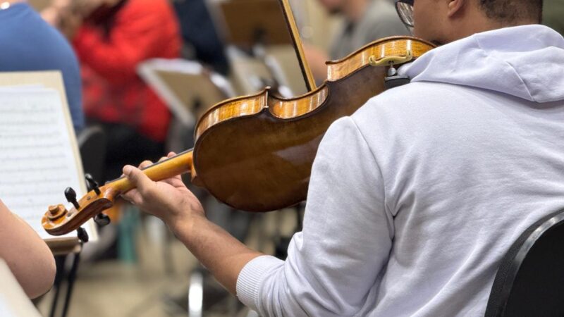 TEATRO LAURO GOMES RECEBE CONCERTO GRATUITO DA ORQUESTRA JOVEM DE BRAGANÇA PAULISTA
