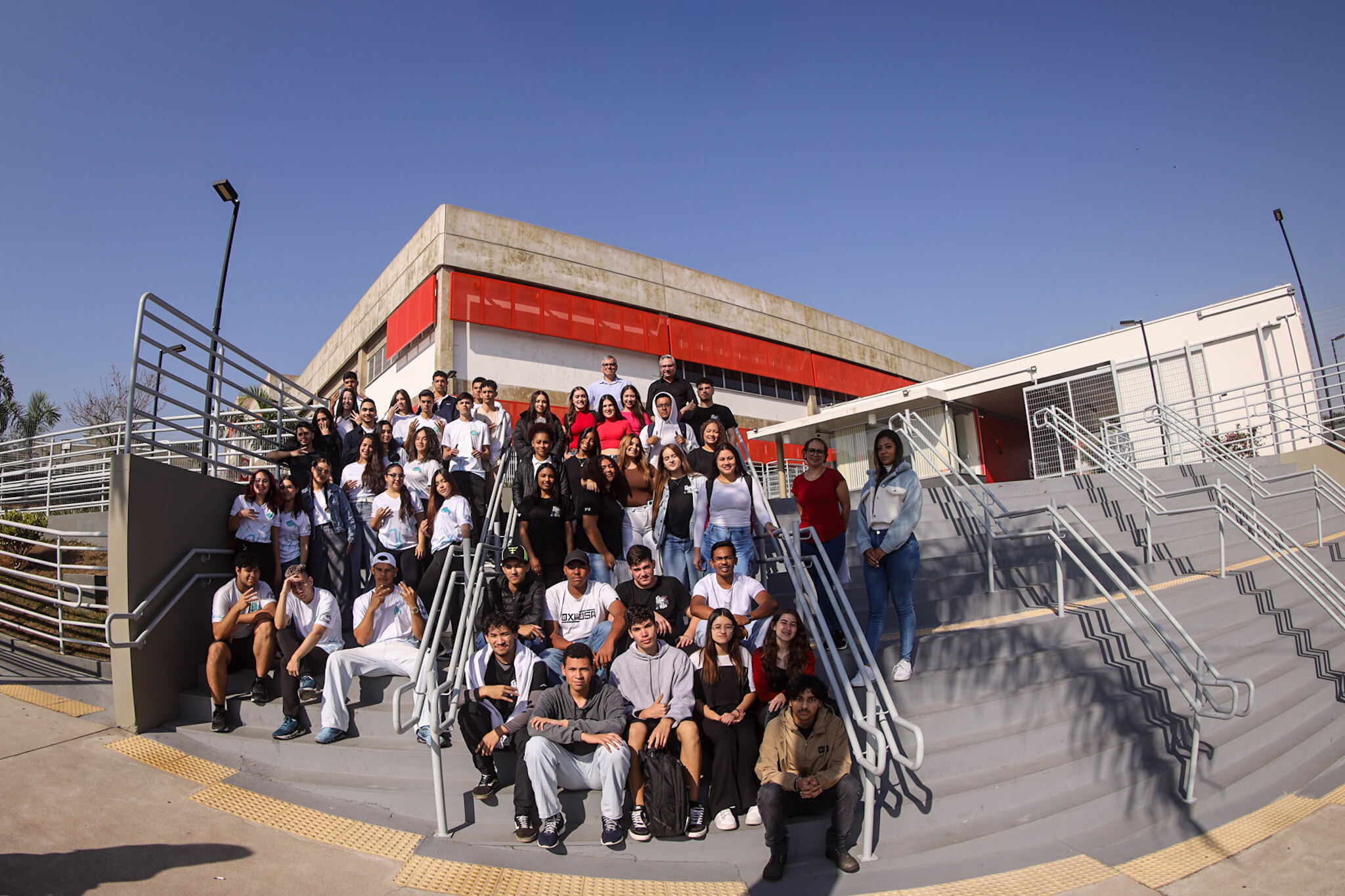ESTUDANTES DE GUARAREMA PARTICIPAM DE VISITA AO SENAI PELO PROGRAMA “JOVEM DESCOBRINDO PROFISSÕES”