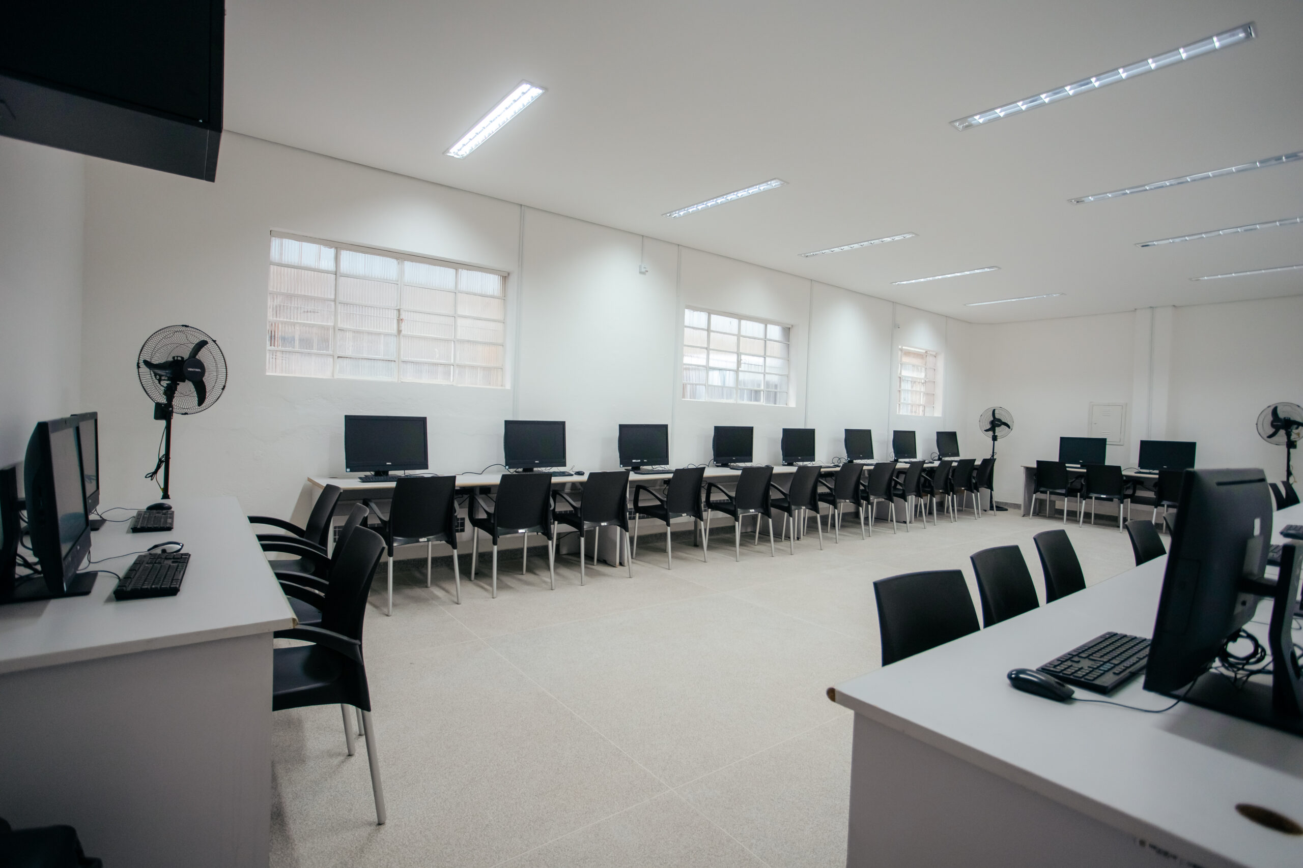 APROVADOS NO VESTIBULAR DA FACULDADE MUNICIPAL DE SÃO BERNARDO DEVEM ENVIAR DOCUMENTAÇÃO ATÉ ESTA QUARTA-FEIRA (6)