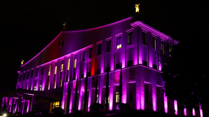 PALÁCIO DOS BANDEIRANTES GANHA ILUMINAÇÃO ROXA EM ALERTA SOBRE A FIBROSE CÍSTICA