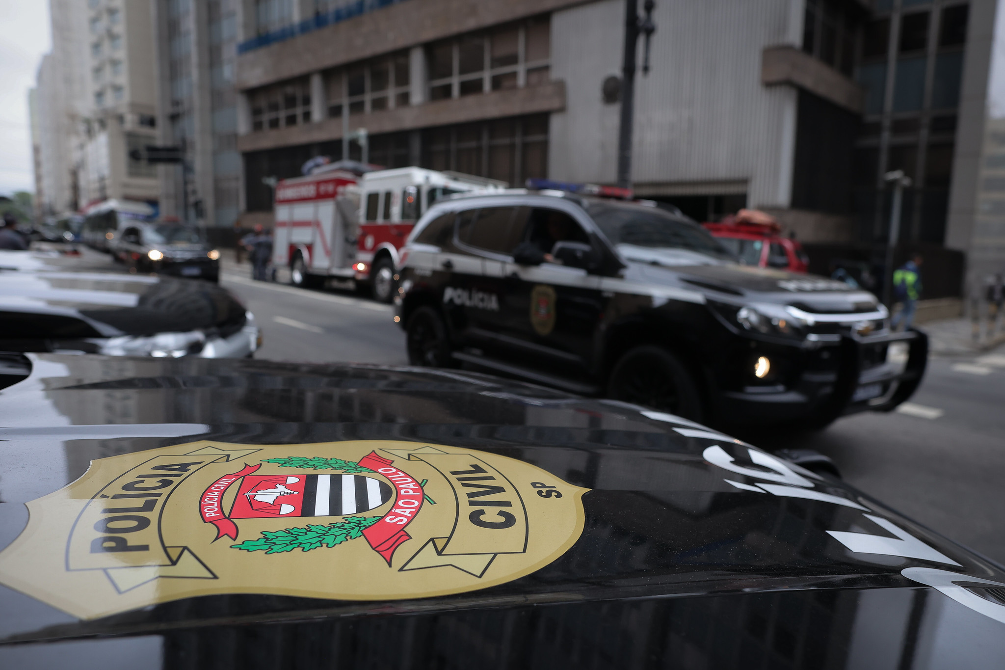 POLÍCIA CIVIL DESMONTA FÁBRICA CLANDESTINA DE BEBIDAS FALSIFICADAS EM AMERICANA