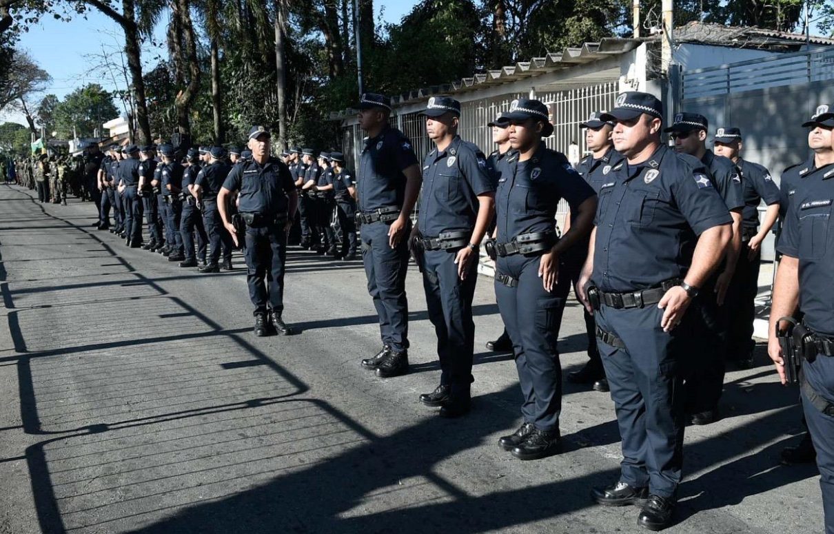 GUARULHOS REÚNE 5 MIL PESSOAS EM DESFILE CÍVICO-MILITAR NO JARDIM VILA GALVÃO