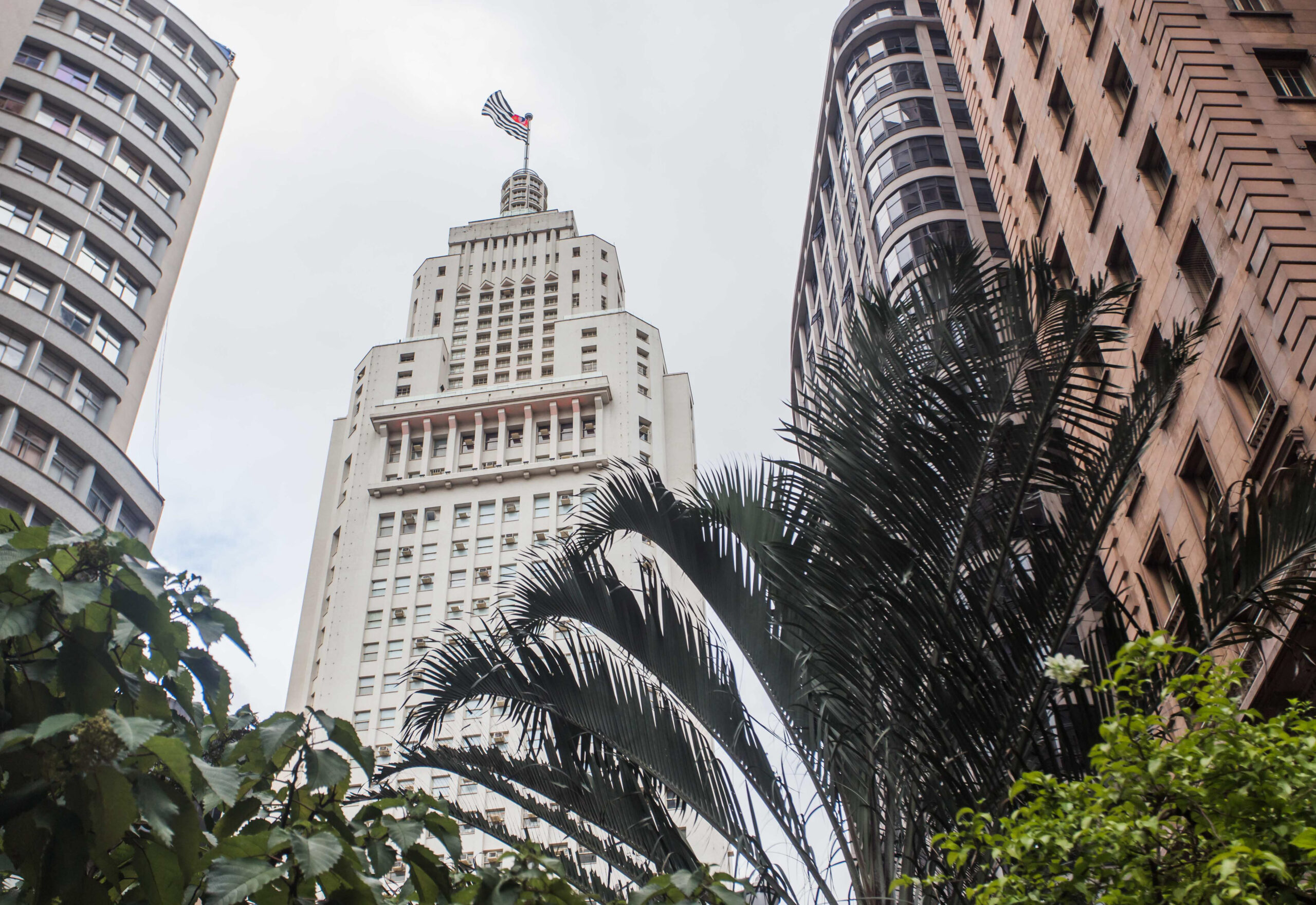 MASSA DE AR FRIO PROVOCA QUEDA DE TEMPERATURA EM SÃO PAULO NESTA QUARTA (24)