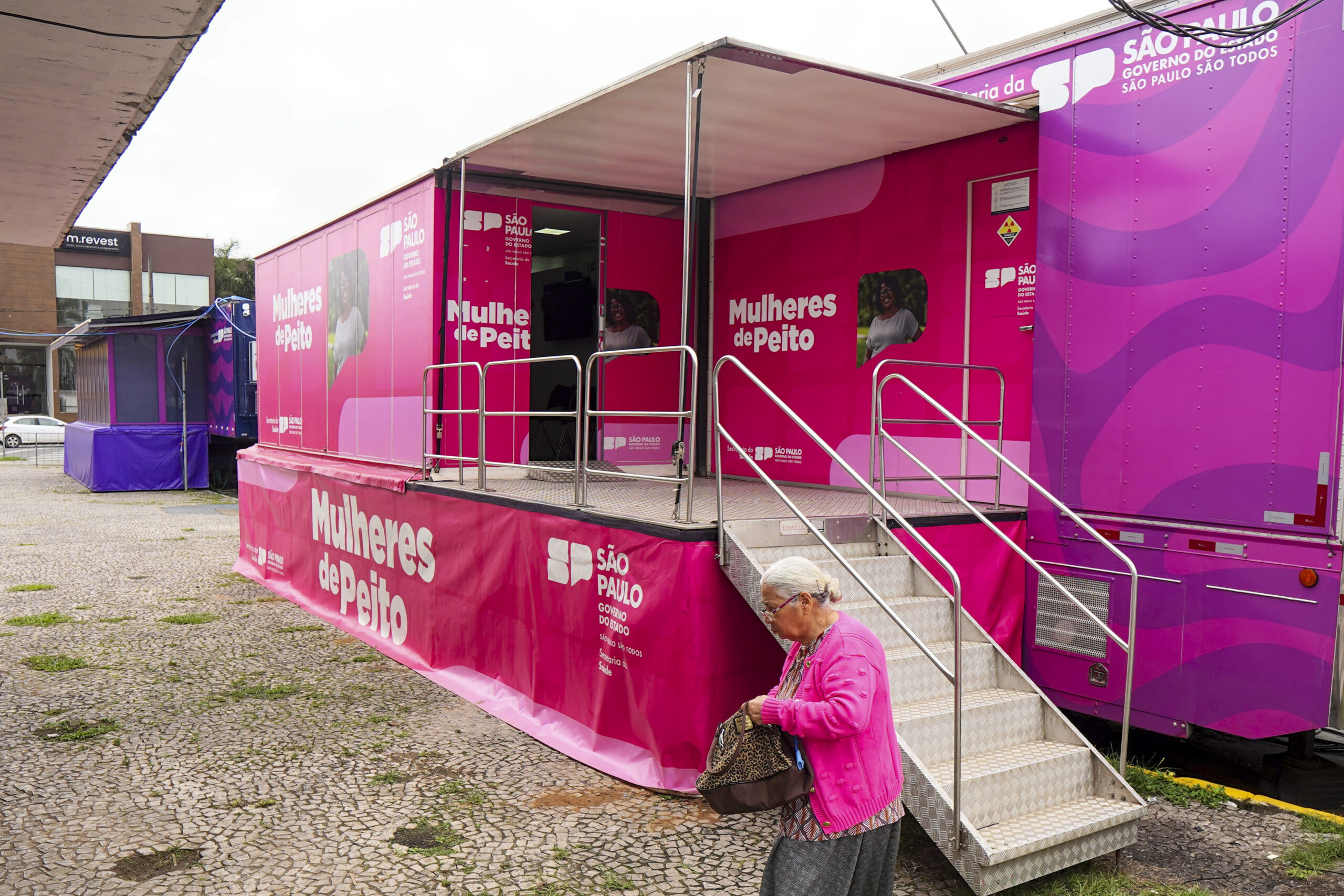 CARRETA DA MAMOGRAFIA OFERECE EXAMES GRATUITOS EM DIVERSAS CIDADES DE SP ATÉ NOVEMBRO