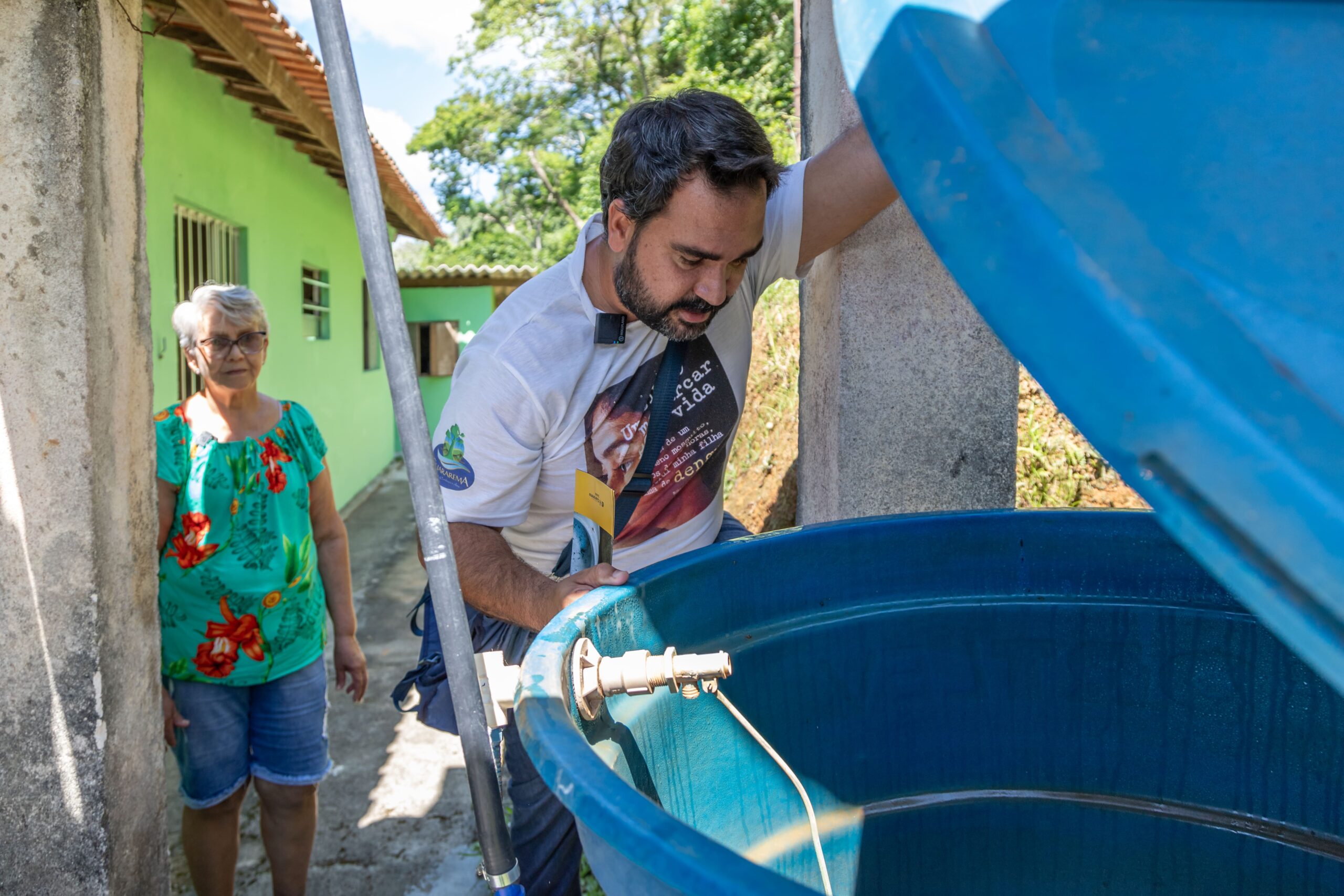 PREFEITURA DE GUARAREMA ALERTA POPULAÇÃO SOBRE RISCO DE CRIADOUROS DE DENGUE DENTRO DE CASA E REFORÇA VACINAÇÃO