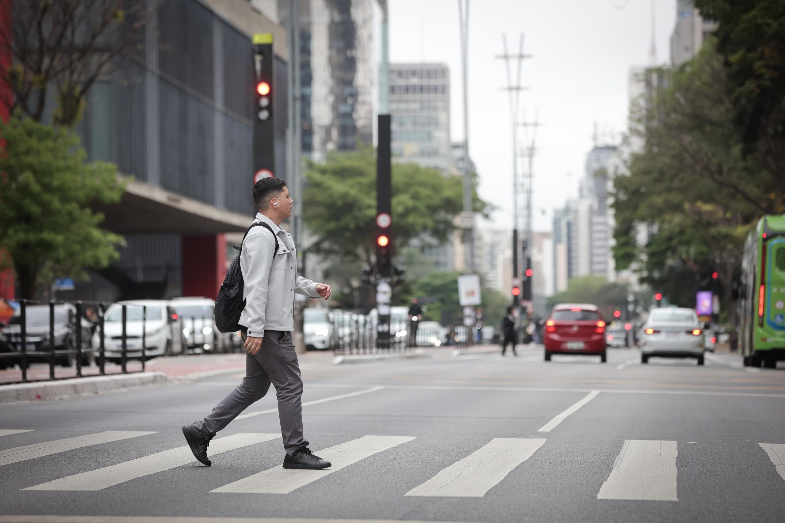 FRENTE FRIA MANTÉM TEMPO SECO E TEMPERATURAS BAIXAS NESTA TERÇA (21)