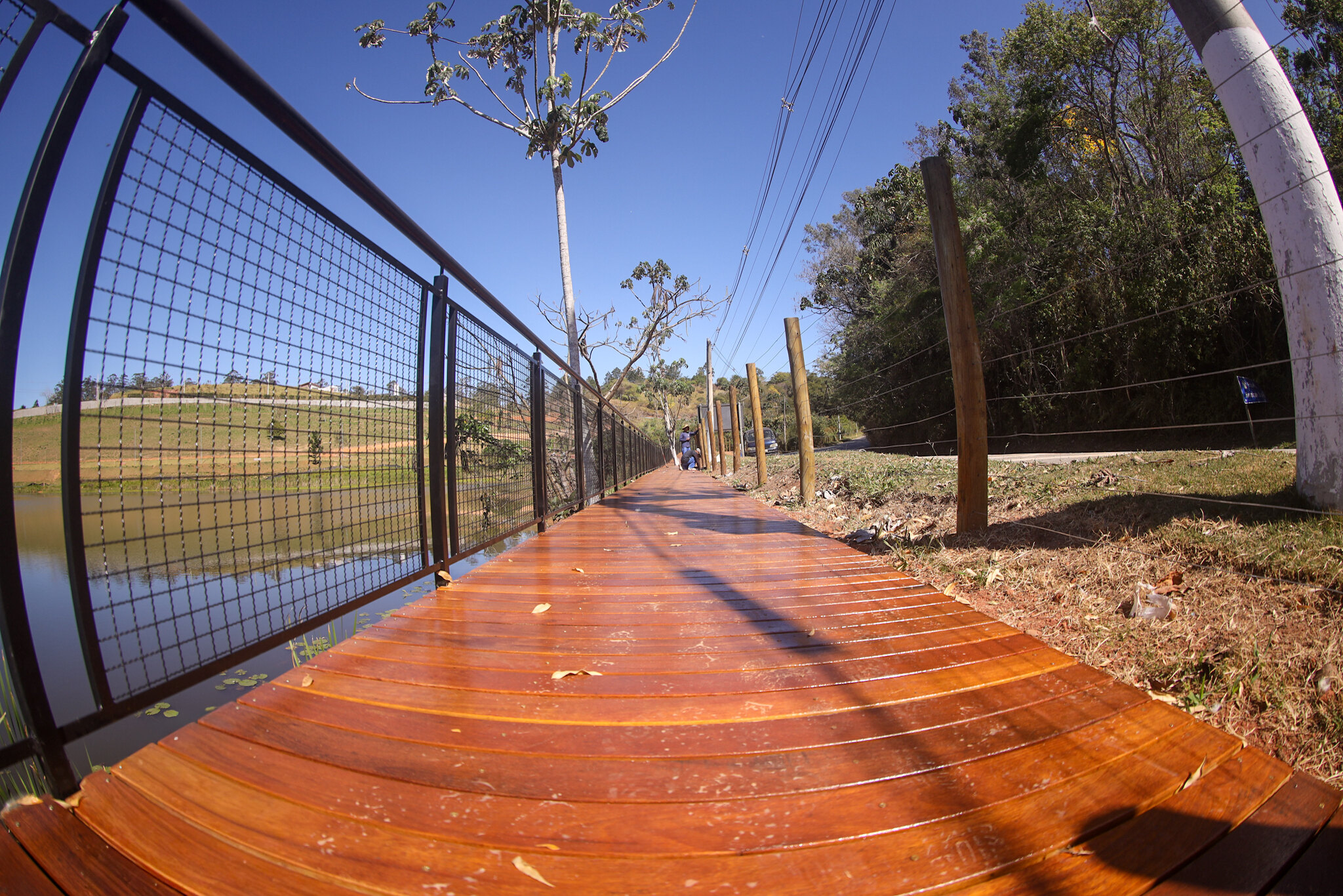 GUARAREMA INAUGURA NOVA QUADRA POLIESPORTIVA E PARQUE DO LAGO COM INFRAESTRUTURA MODERNA E SUSTENTÁVEL