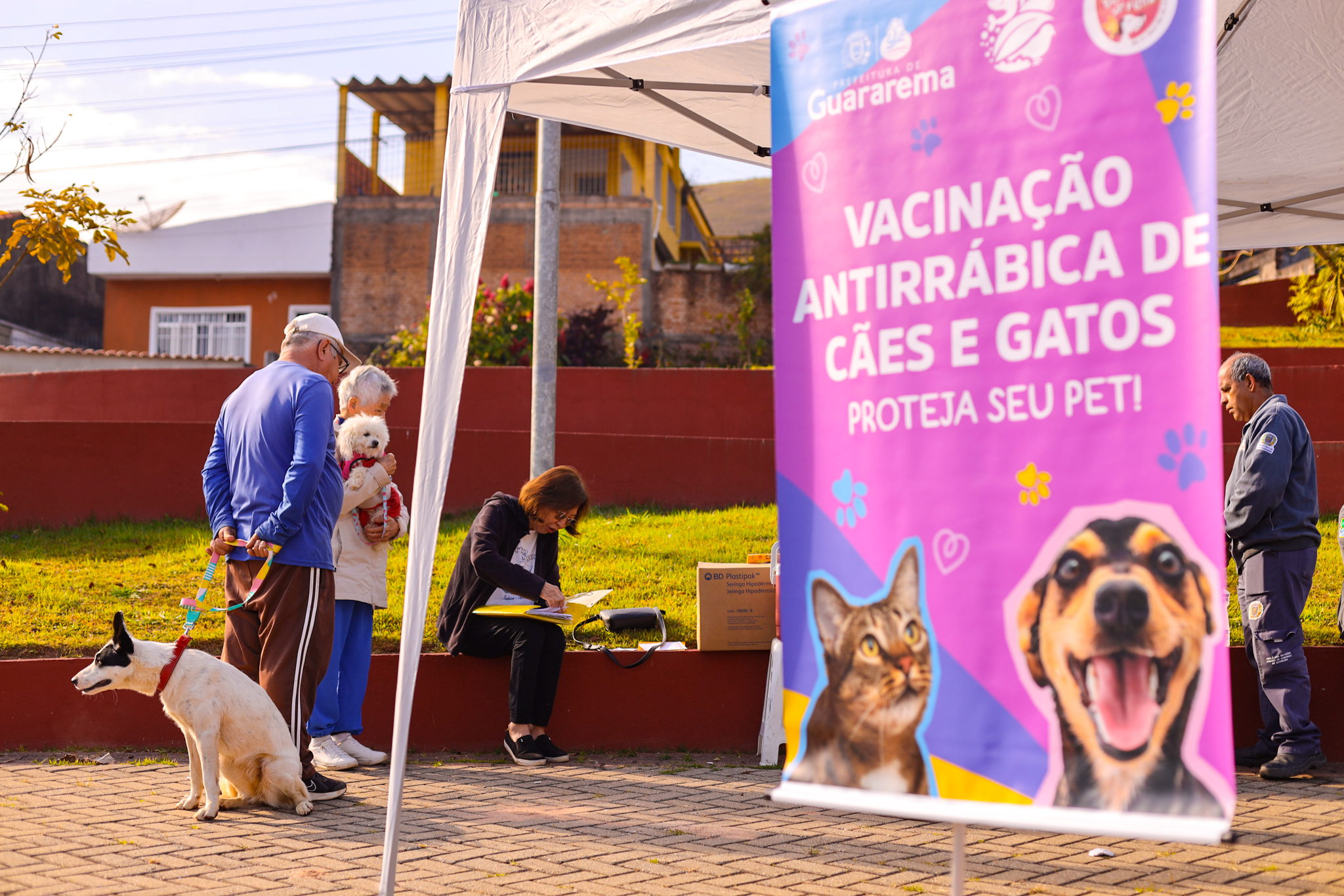 GUARAREMA MANTÉM VACINAÇÃO ANTIRRÁBICA ITINERANTE NESTA SEXTA-FEIRA (24)