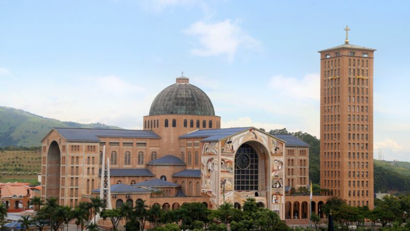 FESTA DA PADROEIRA DE APARECIDA DEVE ATRAIR 450 MIL VISITANTES E MOVIMENTAR R$ 168 MILHÕES