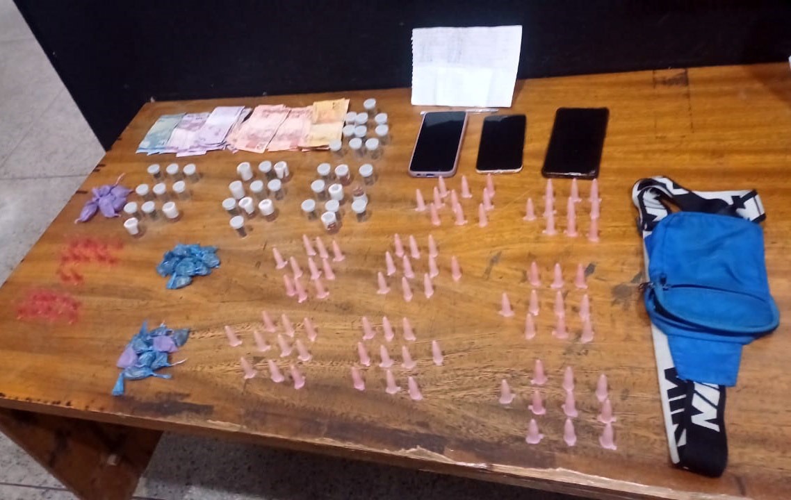 GCM APREENDE 900 GRAMAS DE DROGAS E PRÉNDE TRAFICANTE EM GUARULHOS