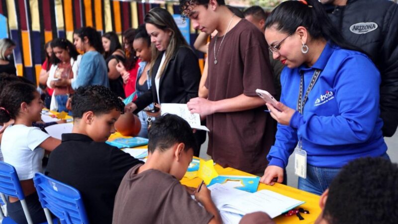 LANÇAMENTO LITERÁRIO EM GUARULHOS: ALUNOS ESCREVEM LIVROS AUTORAIS COM TEMÁTICA ANTIRRACISTA