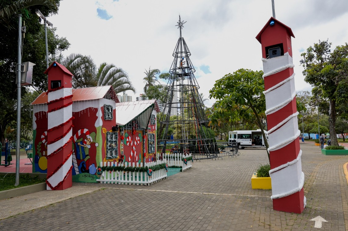 NATAL 2025 EM SÃO CAETANO COMEÇA NESTA SEXTA-FEIRA COM PROGRAMAÇÃO ESPECIAL E ACENDIMENTO DA ÁRVORE