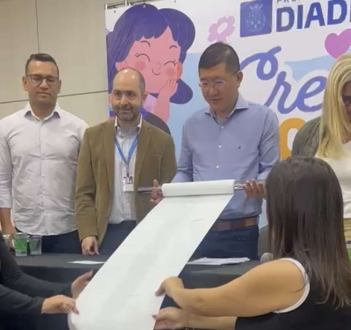 DIADEMA ANUNCIA 4 MIL NOVAS VAGAS EM CRECHES, 4 NOVAS ESCOLAS E INVESTIMENTO HISTÓRICO EM UNIFORMES ESCOLARES