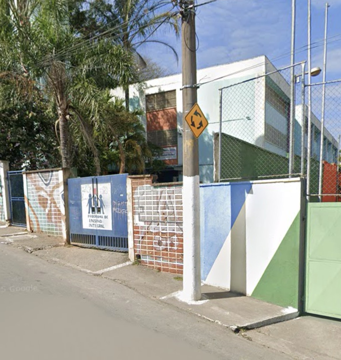 ADOLESCENTE É APREENDIDO APÓS OFERECER VENENO PARA RATO A COLEGA EM ESCOLA DE SÃO PAULO