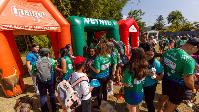 3ª CÃO-MINHADA DE GUARAREMA REÚNE MAIS DE 100 DUPLAS E ARRECADA 200 KG DE RAÇÃO