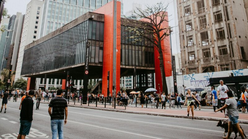 CALOR RETORNA E CHUVAS FICAM ISOLADAS NESTA QUINTA-FEIRA (04)