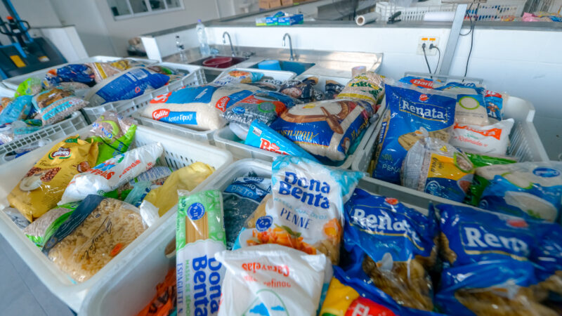 SOLIDARIEDADE NO NATAL: PÚBLICO DO NATAL ILUMINADO DE SÃO BERNARDO DOA UMA TONELADA DE ALIMENTOS