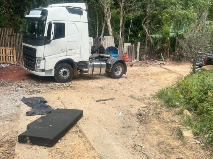 COOPERAÇÃO INTERMUNICIPAL: GCMs DE GUARULHOS E MOGI RECUPERAM CAMINHÃO ROUBADO